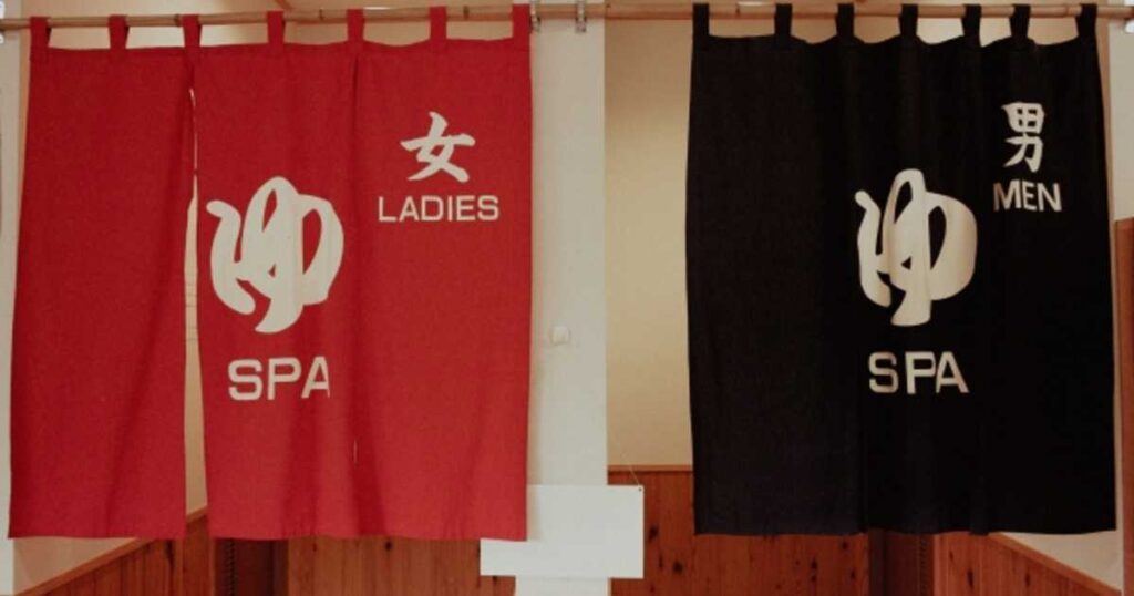 付き合ってないのに日帰り温泉デートはあり？服装・メイクや誘い方のコツも紹介！