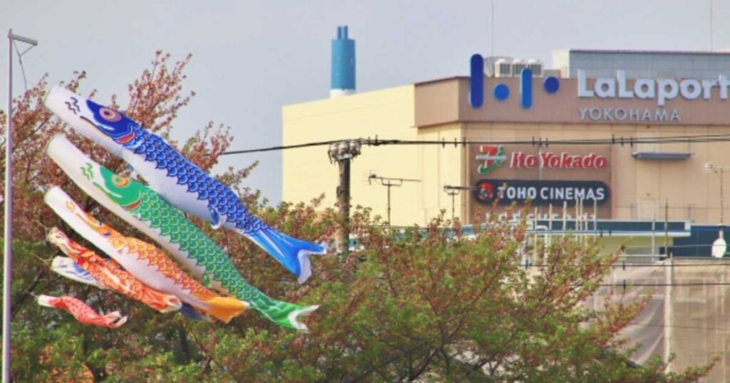 ららぽーと横浜フードコートの人気メニュー!鴨居駅からのアクセス・駐車場も解説